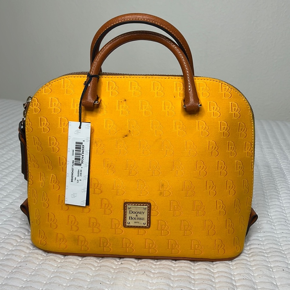 Dooney & Bourke hand bag